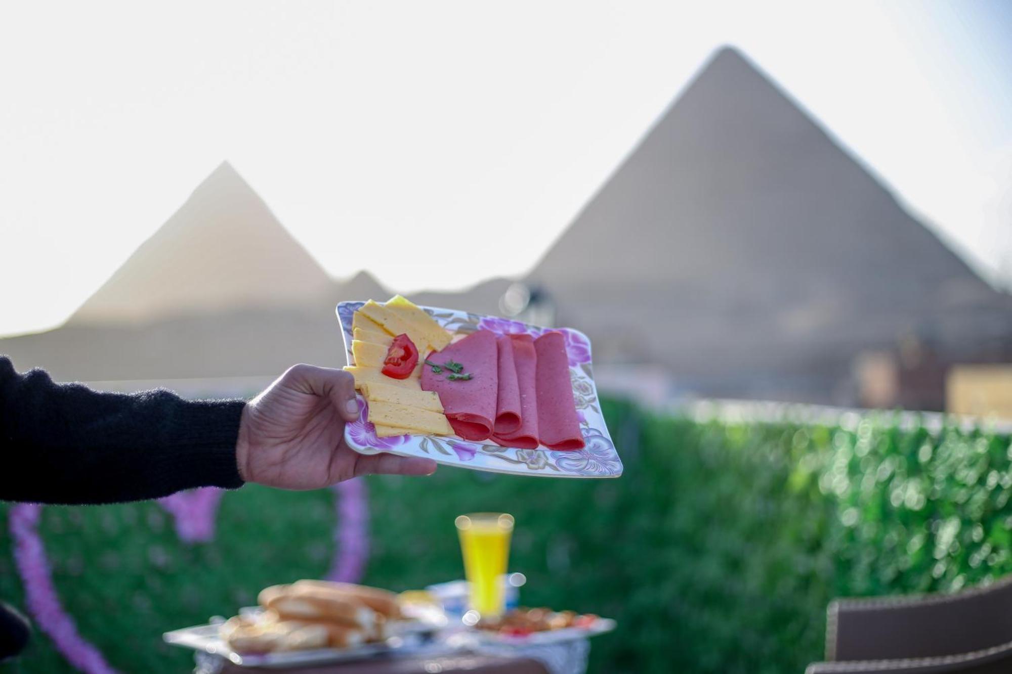Kafret el-Gabal Pyramids Show Hotel מראה חיצוני תמונה