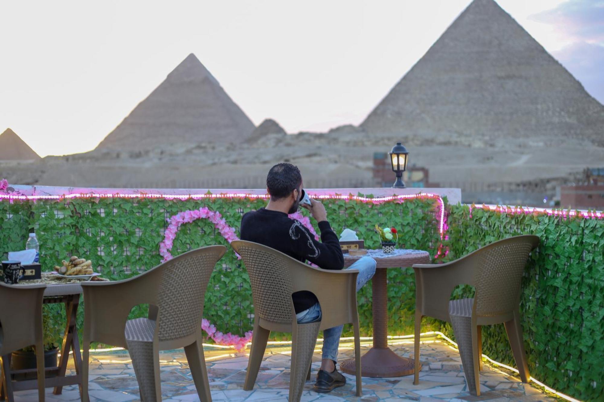 Kafret el-Gabal Pyramids Show Hotel מראה חיצוני תמונה
