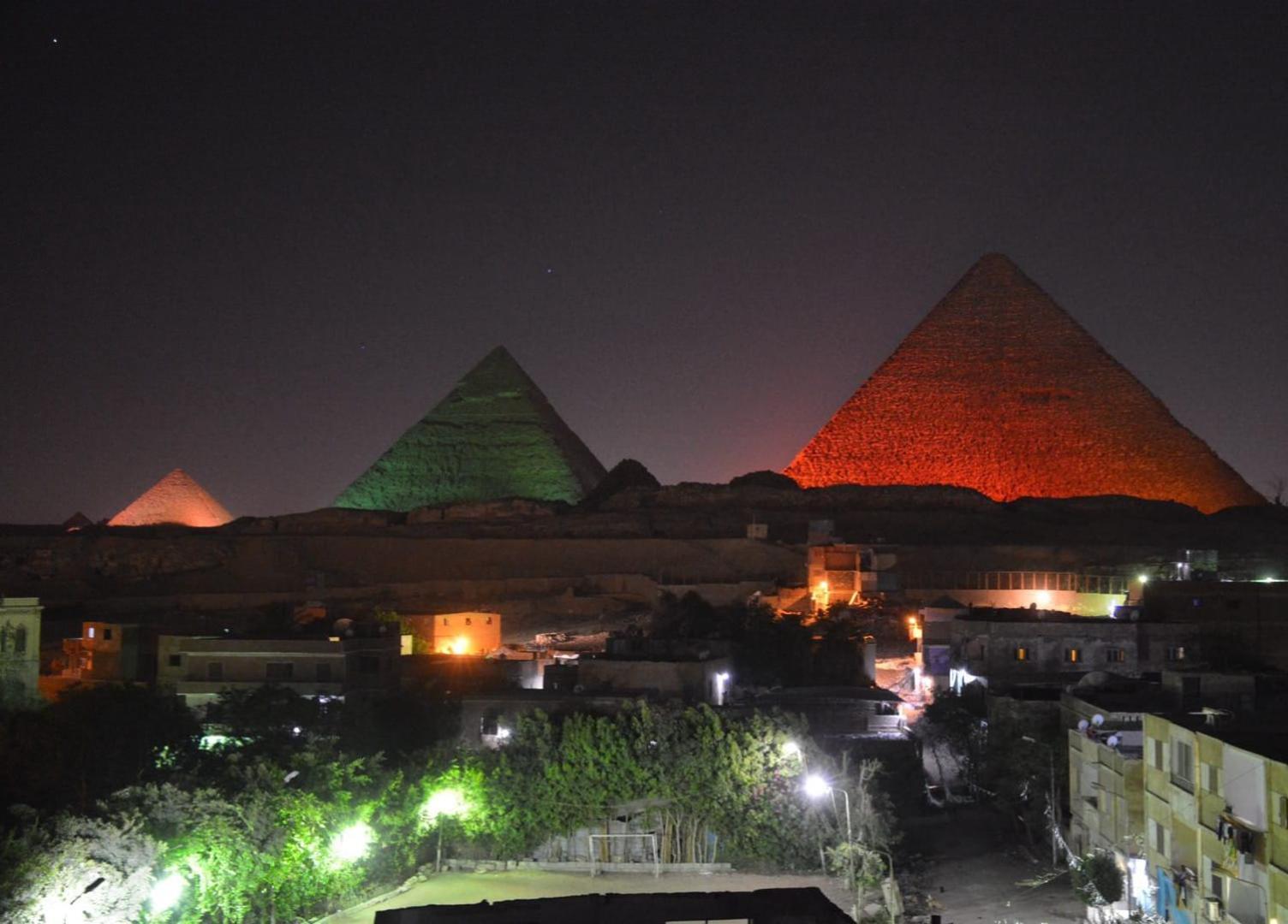 Kafret el-Gabal Pyramids Show Hotel מראה חיצוני תמונה