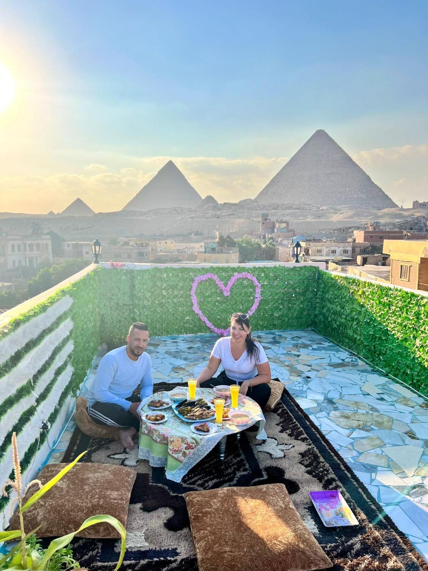 Kafret el-Gabal Pyramids Show Hotel מראה חיצוני תמונה