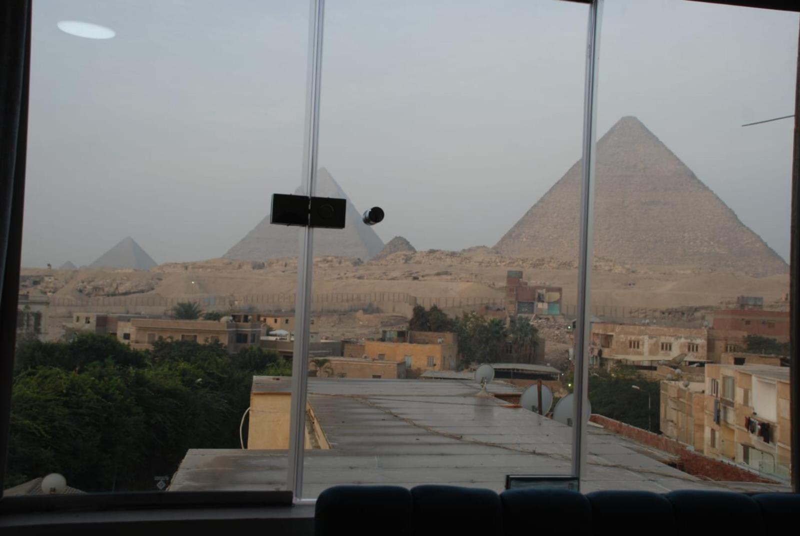 Kafret el-Gabal Pyramids Show Hotel מראה חיצוני תמונה