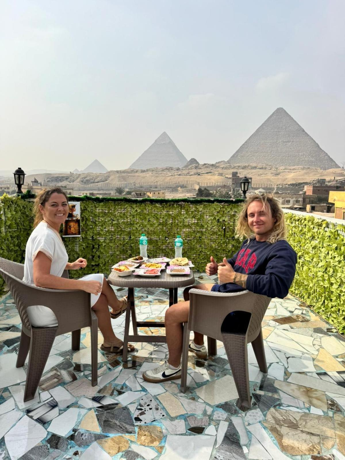 Kafret el-Gabal Pyramids Show Hotel מראה חיצוני תמונה
