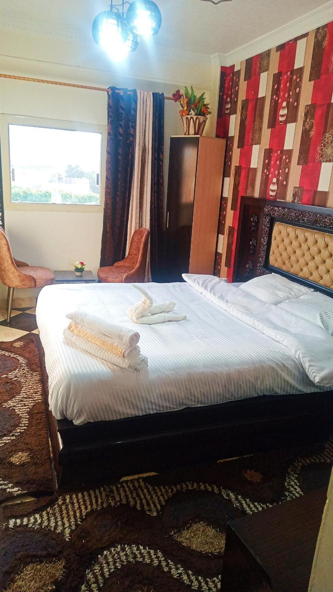 Kafret el-Gabal Pyramids Show Hotel מראה חיצוני תמונה